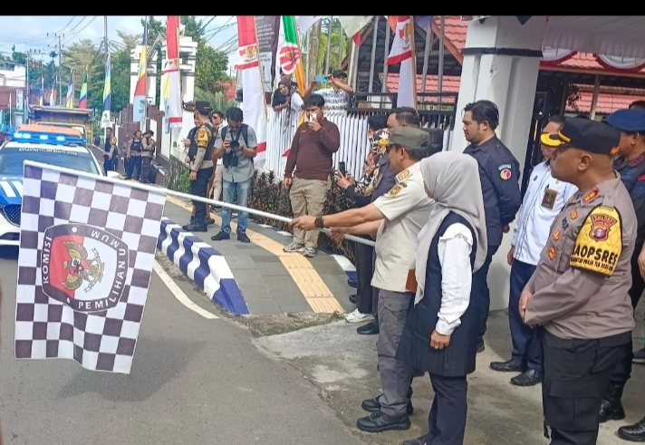 Pj Baputi Barito Utara Secera Resmi Melepas Keberangkatan Distribusi Logistik.