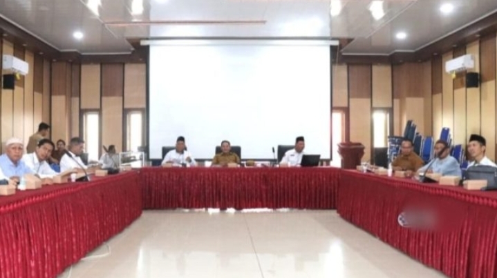 Wabup Rahmanto Muhidin Pimpin Rapat Finalisasi Badan Pengelola Masjid Agung Puruk Cahu