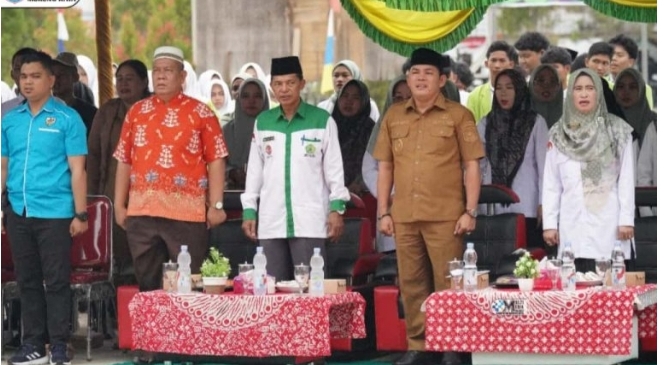 Wabup Mura Hadiri Penutupan PORSENI MAN 1 Murung Raya
