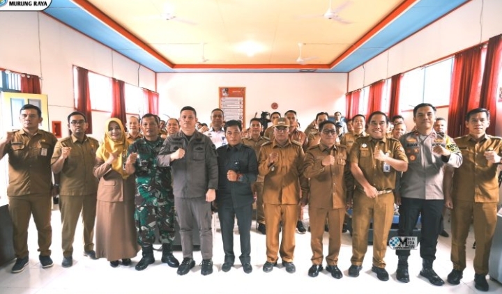 Bupati Mura Hadiri Penilaian Desa Percontohan Anti Korupsi di Kecamatan Murung