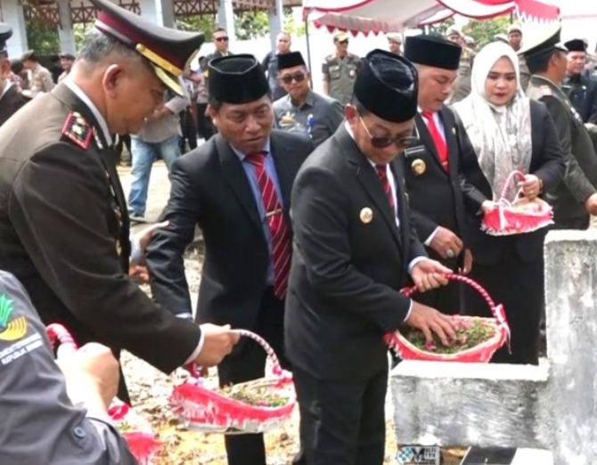 Bupati Mura Pimpin Upacara Ziarah di Taman Makam Pahlawan